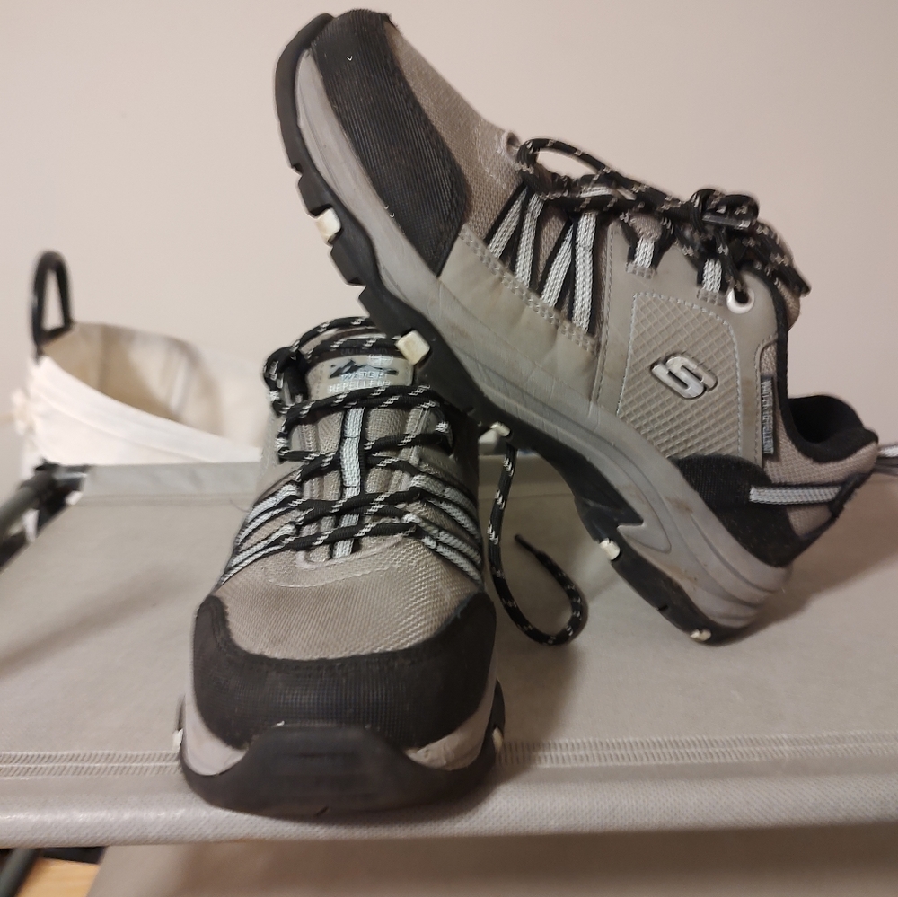Sketchers Outdoor trail